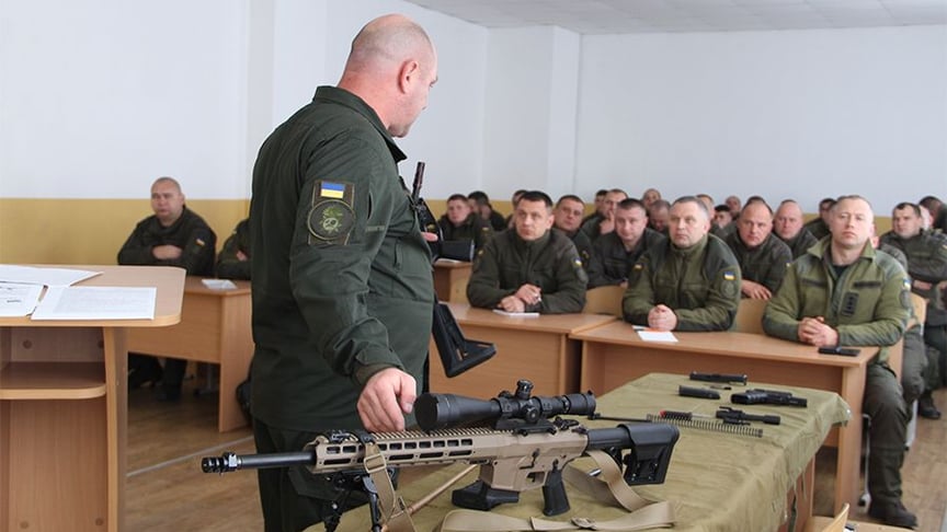 Украинских нацгвардейцев вооружат винтовками, близкими к стандартам НАТО, вместо устаревших советских автоматов