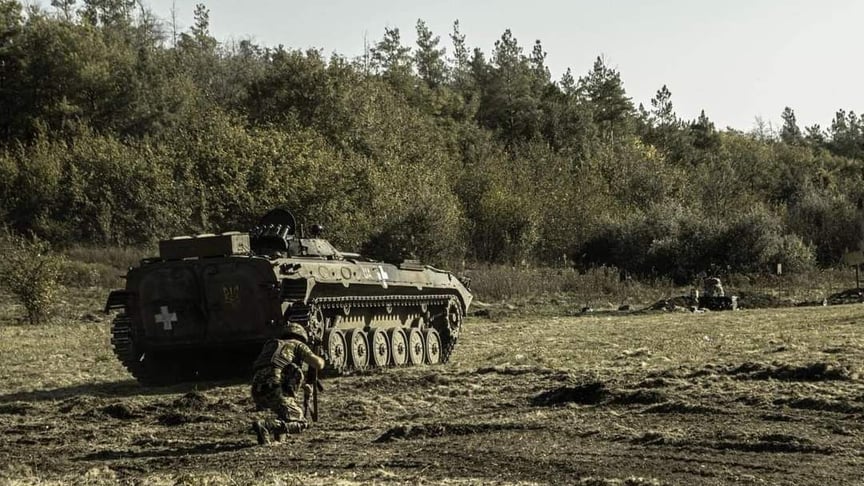 Український військовий і техніка. Ілюстративне фото
