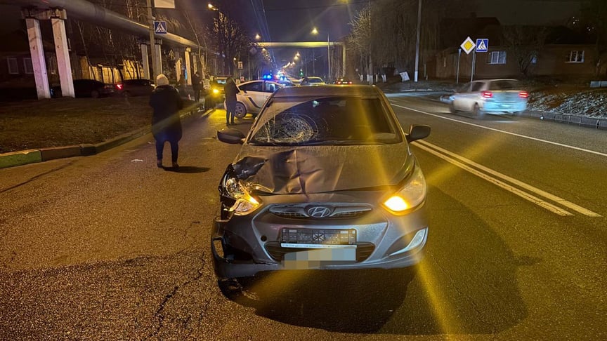 Автомобіль Hyundai Accent, водійка якого, за даними слідства, наїхала на двох дітей