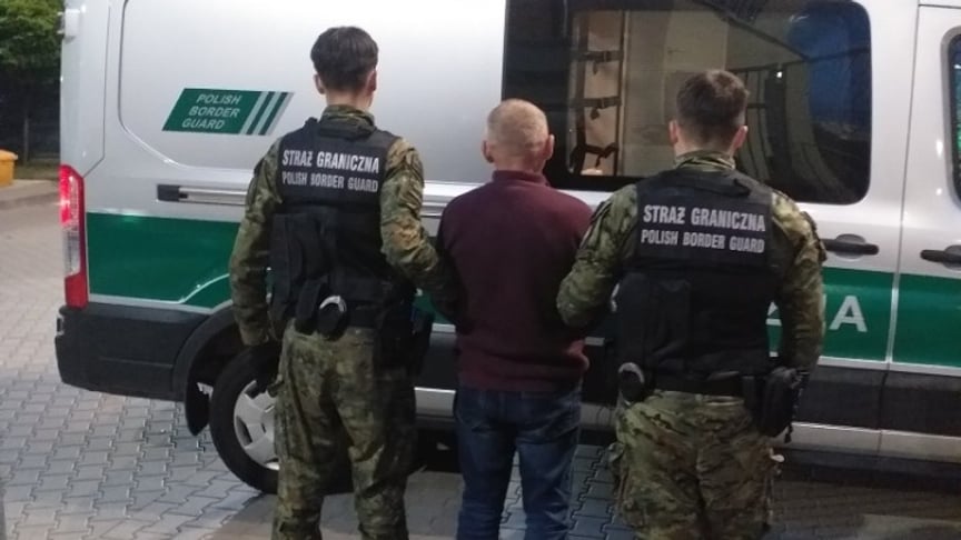 Депортація 57-річного українця, який виловив відомого варшавського сома