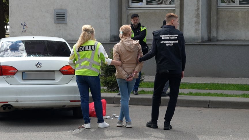 У Сумах поліція затримала матір, яка намагалась продати власну дитину