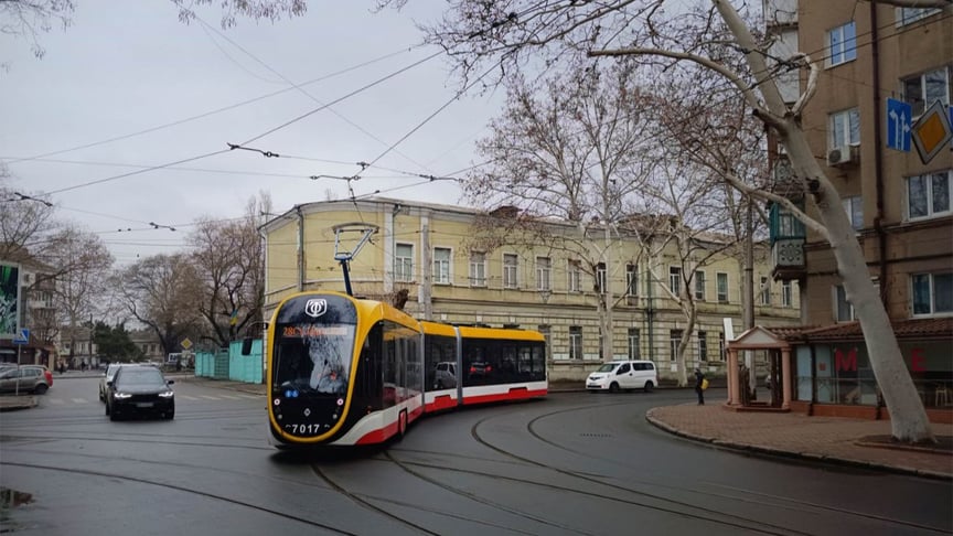 Ілюстративне фото. Новий трамвай К-1Т українського виробництва на вулицях Одеси, придбаний за кредит ЄІБ