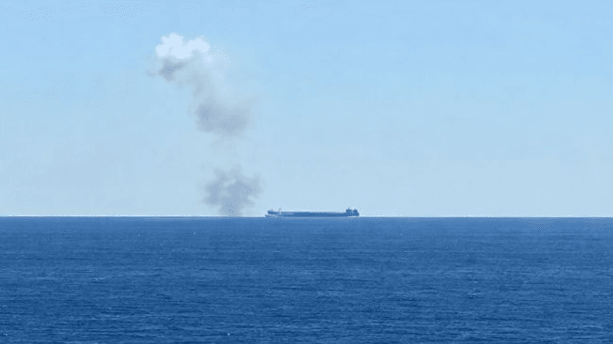 Повреждённое в результате обстрела судно в Чёрном море