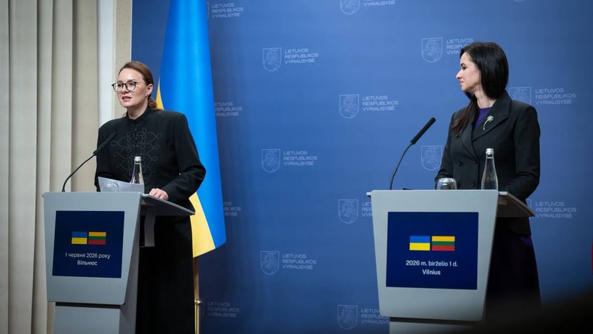 Прем'єр-міністерка України Юлія Свириденко (ліворуч) з очільницею уряду Литви Інгою Ругінене