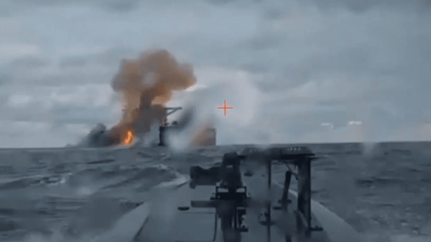 Морские дроны СБУ Sea Baby поразили в Черном море танкер «теневого флота» РФ