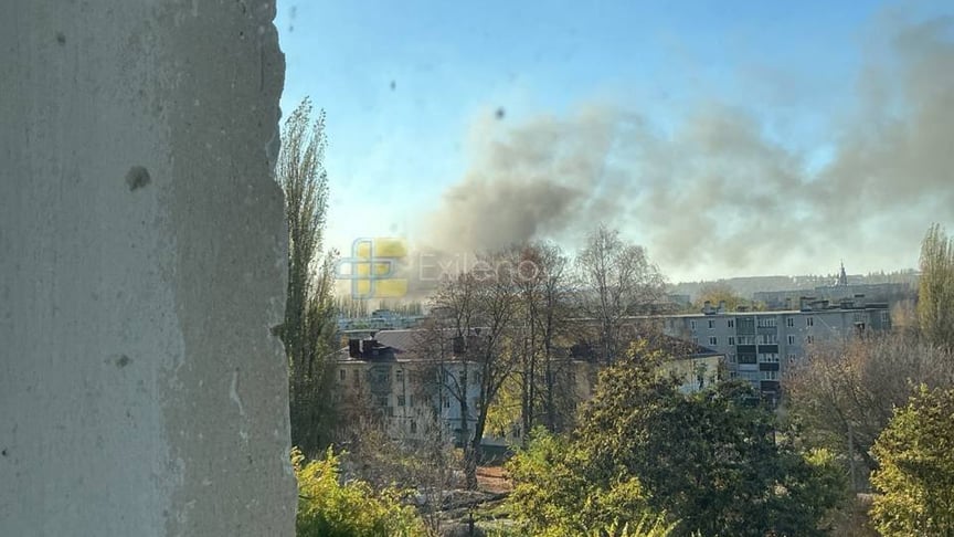 Дым на месте удара в российском Ельце