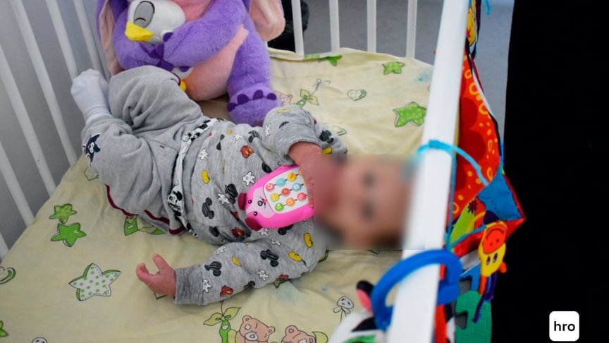 Хлопчику, якого врятували з квартири у січні, вже виповнилося 1,5 року. Він чекає на нову родину