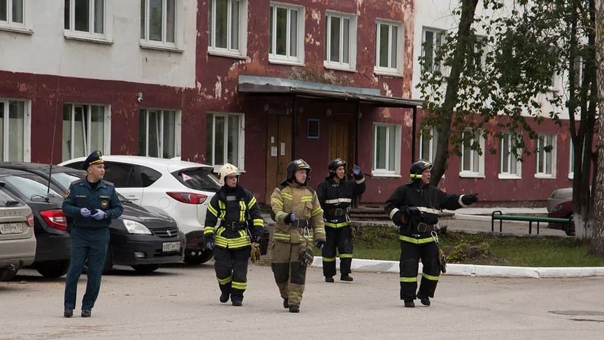 Співробітники МНС шукають поранених