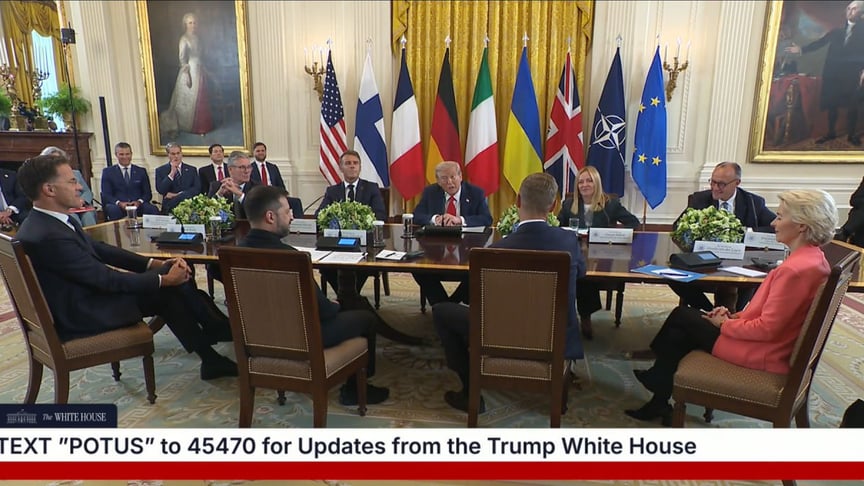 Трамп і Зеленський перед зустріччю з європейськими лідерами Трамп і Зеленський перед зустріччю з європейськими лідерами