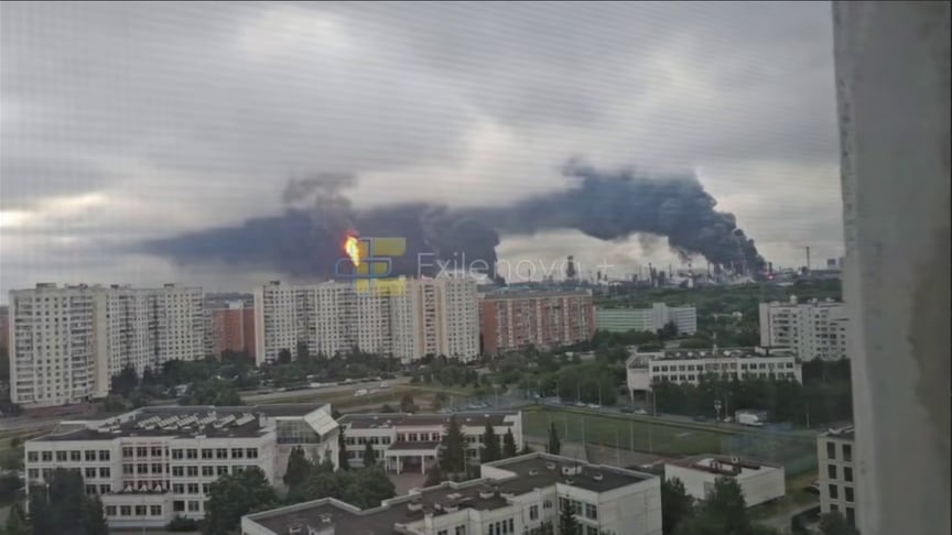 Москва під ударом. Десятки безпілотників атакували НПЗ, спалахнула пожежа (ВІДЕО)