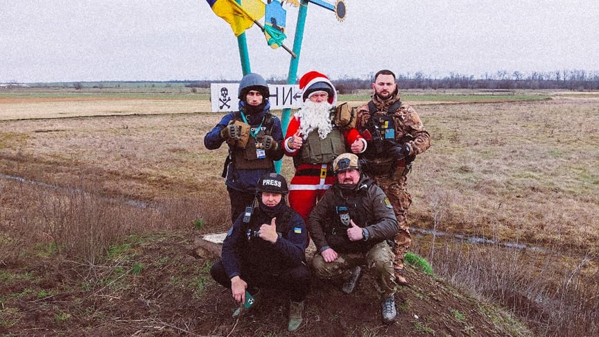 Конвой, доставлявший подарки для детей и гуманитарную помощь