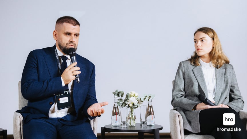 Технічний директор компанії Deviro Денис Чумаченко (ліворуч) під час конференції «ГаРТ»