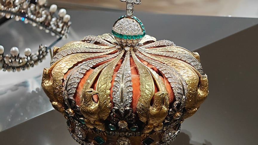 Корона імператриці Євгенії у Луврі