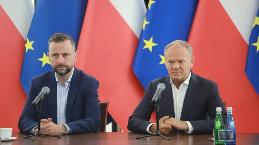 Засідання координаційної ради Польщі за участі прем'єр-міністра Дональда Туска та міністра оборони Владислава Косіняка-Камиша