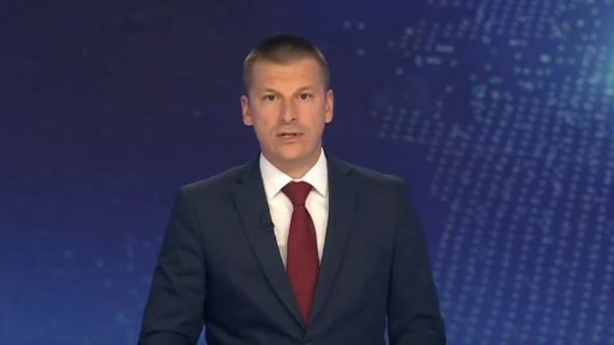 Ведучий сербського телеканалу RTV Горан Ерор під час етеру