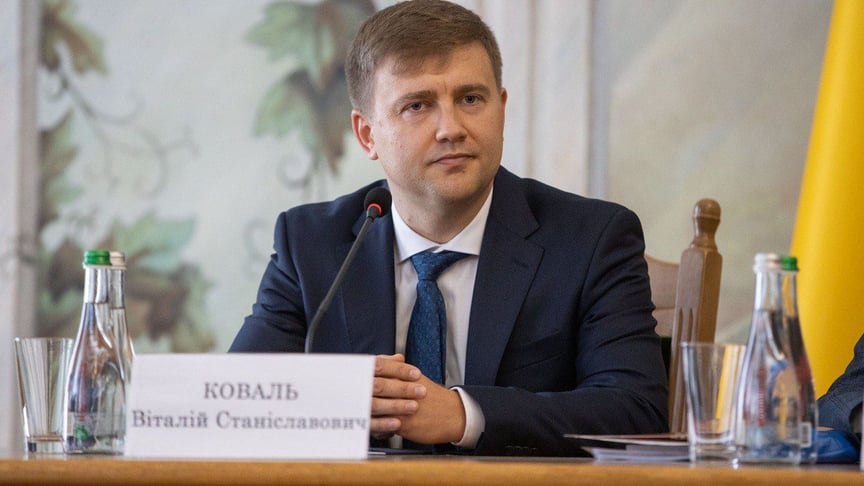 Главой Ровенской областной государственной администрации стал Виталий Коваль (крайний слева)