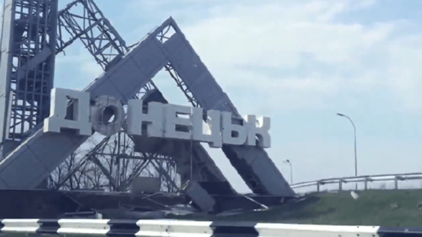 This What's Left Of A Town Near Donetsk Airport Battlefield