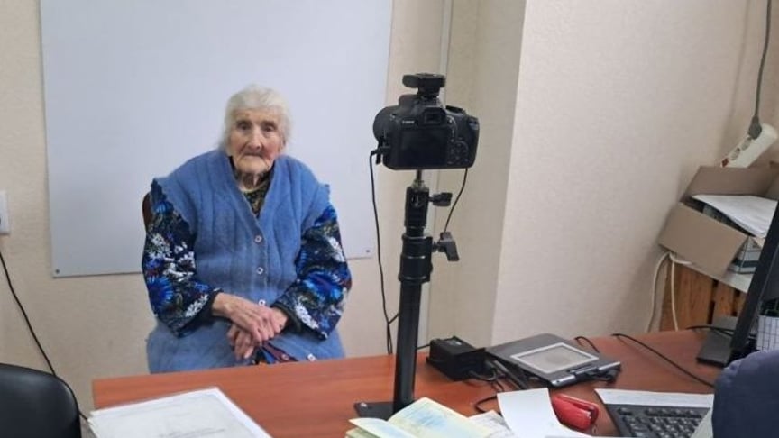 Пані Олександра у Слов’янському відділі ГУДМС у Донецькій області