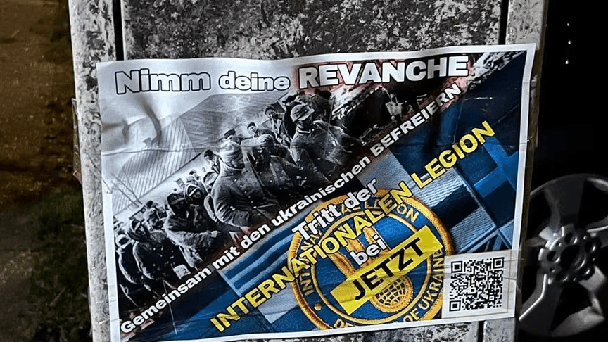 Листівки  пропозицією долучитися до Інтернаціонального легіону ЗСУ у Берліні