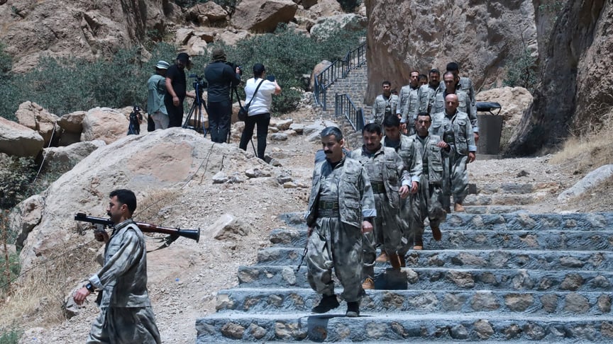 Бійці Робітничої партії Курдинстану в регіоні Сулейманія поблизу кордону з Іраном, 2025 рік Бійці Робітничої партії Курдинстану в регіоні Сулейманія поблизу кордону з Іраном, 2025 рік