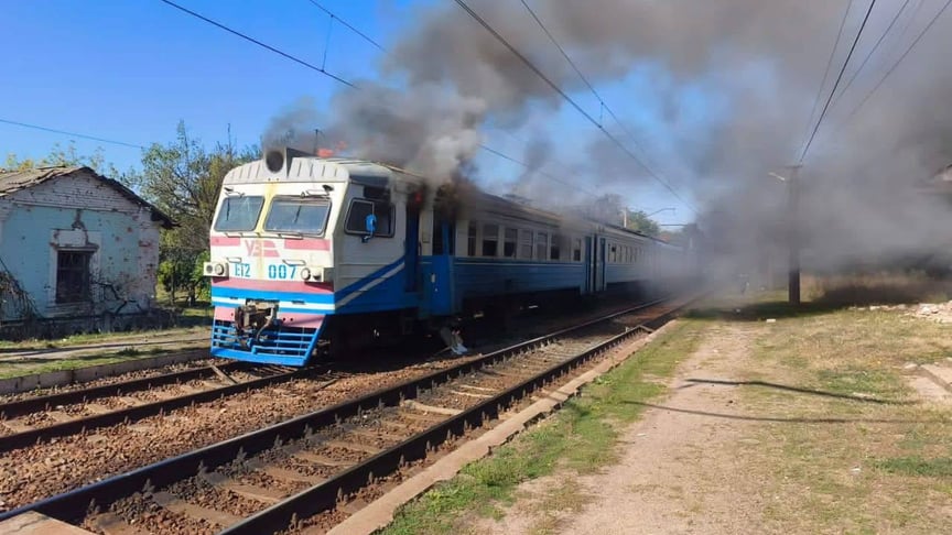 Войска россии ударили по пригородному поезду в Харьковской области