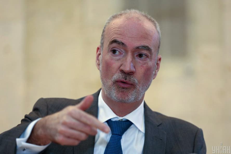 Посол Франції в Україні Етьєн де Понсен під час пресконференції у Києві, 19 грудня 2019 року