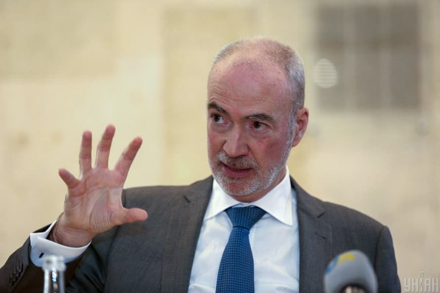 Посол Франції в Україні Етьєн де Понсен під час пресконференції у Києві, 19 грудня 2019 року