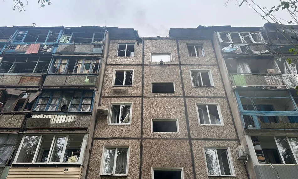 росіяни вдарили «шахедами» по будинку в Кривому Розі. У місті також пробито газову трубу