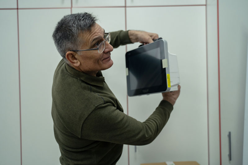 Передача медичного обладнання для медичних закладів Луганської області, січень 2024 року. Фото 1